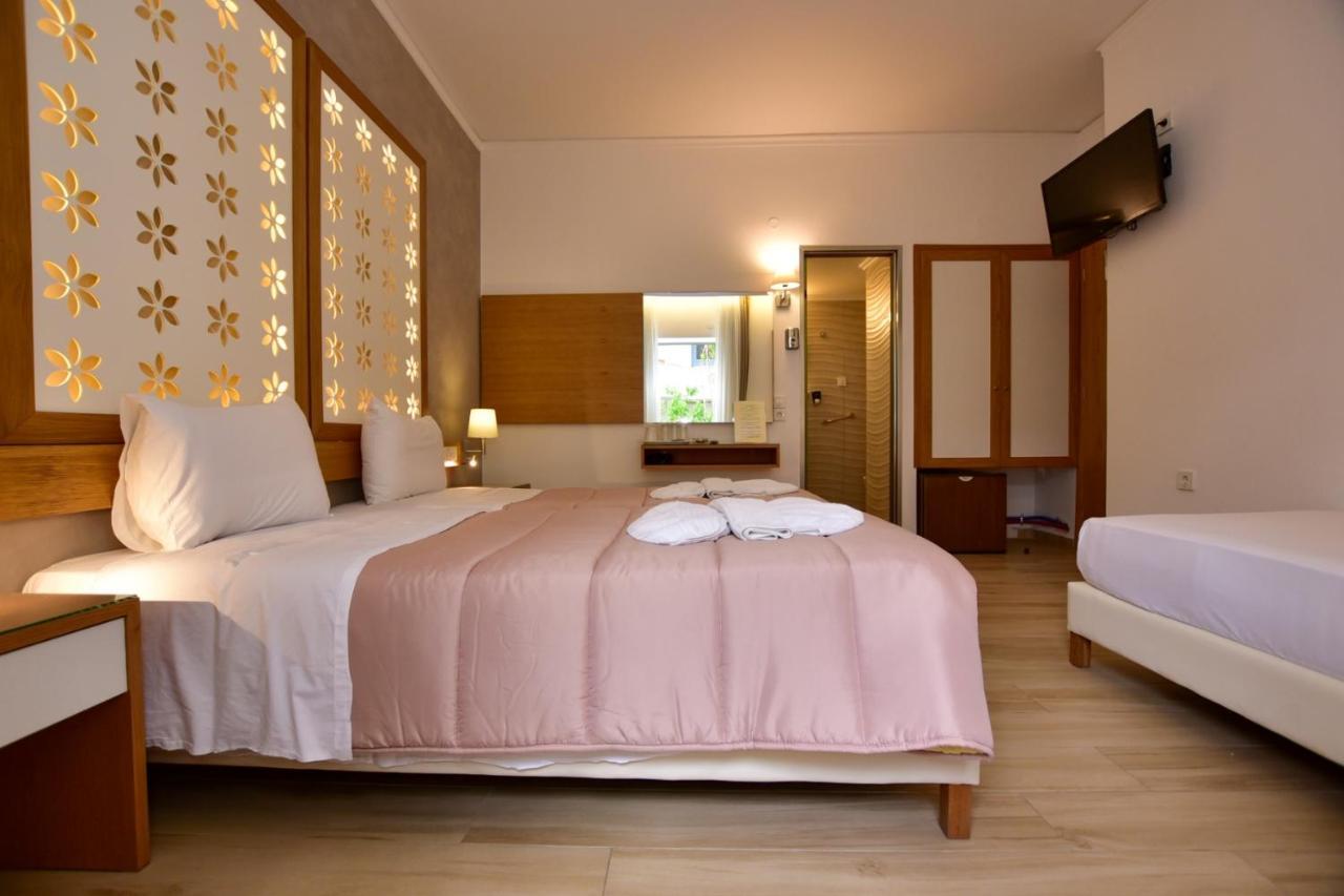 Hotel Aghas Paleochora エクステリア 写真