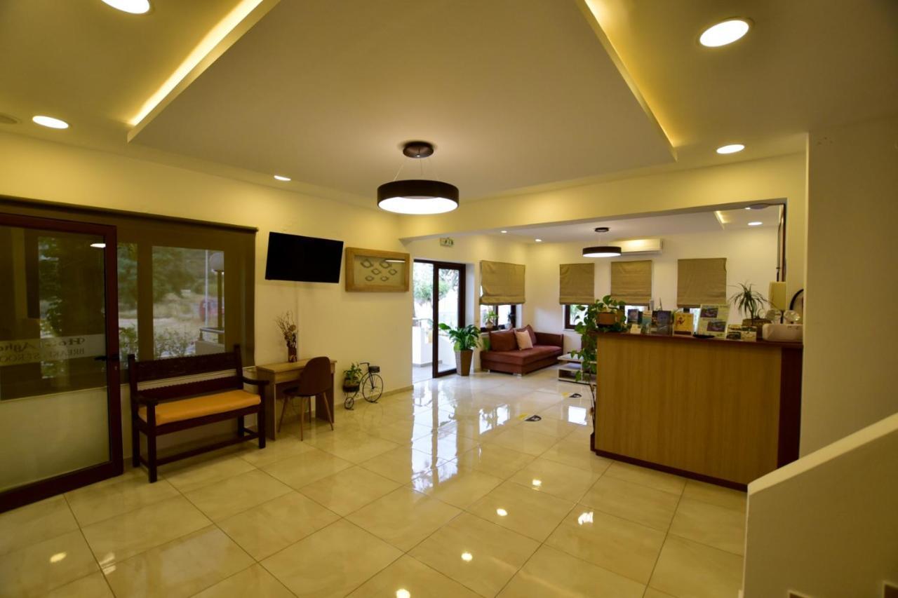 Hotel Aghas Paleochora エクステリア 写真