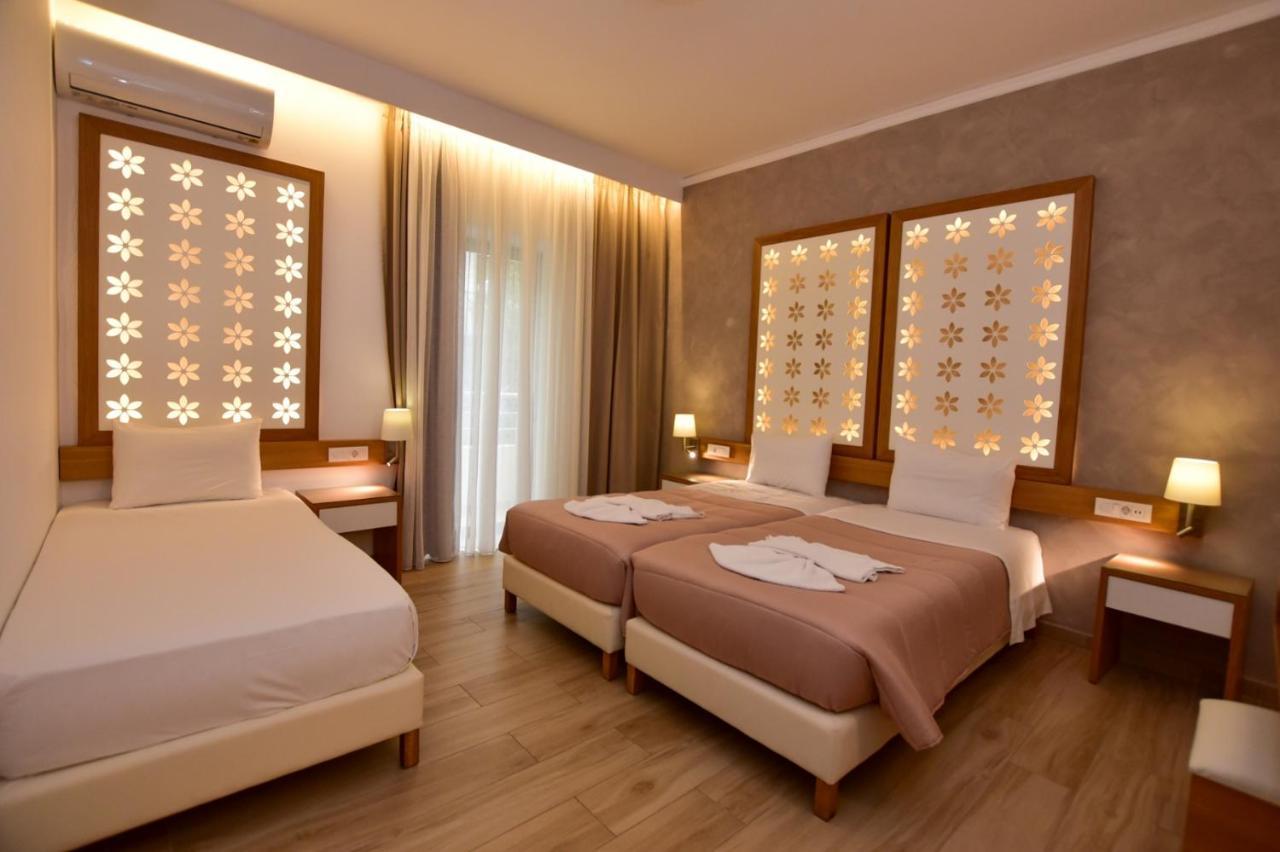 Hotel Aghas Paleochora エクステリア 写真