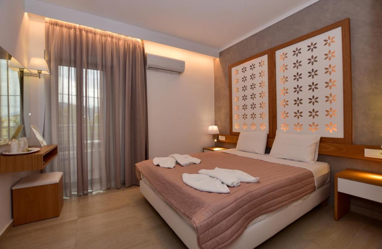 Hotel Aghas Paleochora エクステリア 写真
