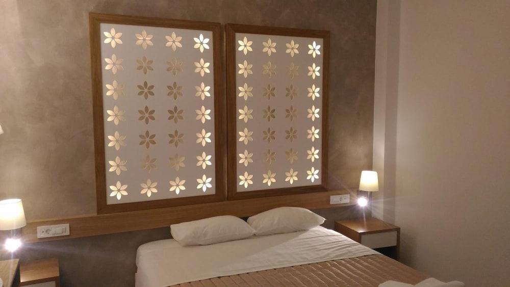 Hotel Aghas Paleochora エクステリア 写真
