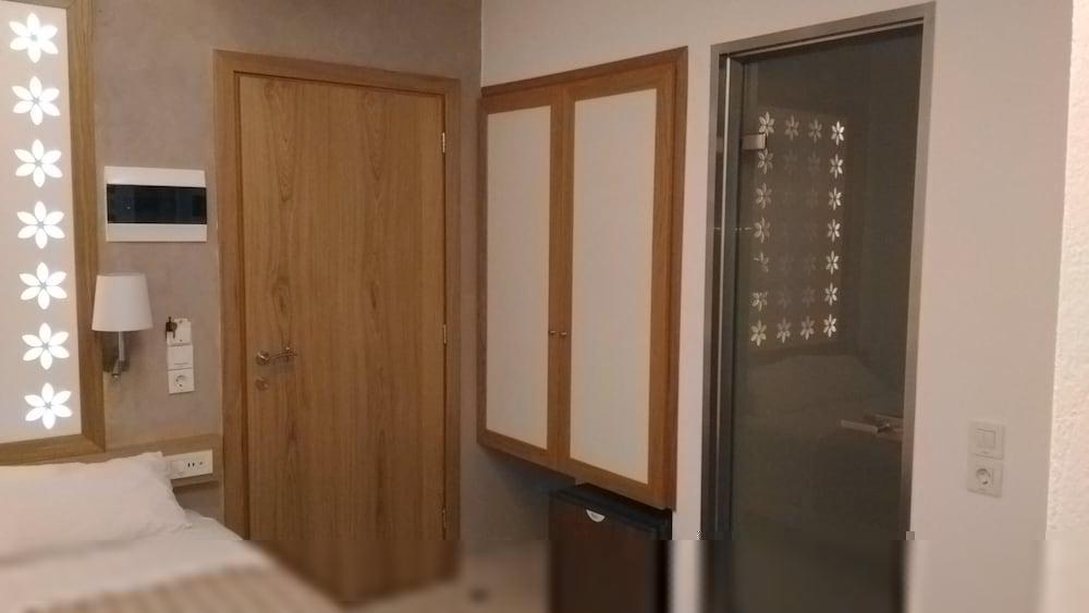 Hotel Aghas Paleochora エクステリア 写真