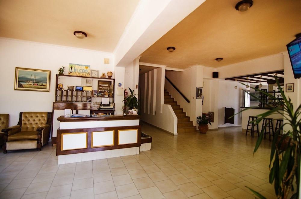 Hotel Aghas Paleochora エクステリア 写真